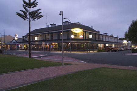 Grand Tasman Hotel Порт-Лінкольн Екстер'єр фото